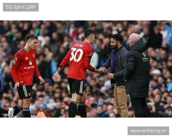 曼联“伪复兴”现象持续，近期表现改善但本质问题仍未解决，对赛季竞争力带来考验